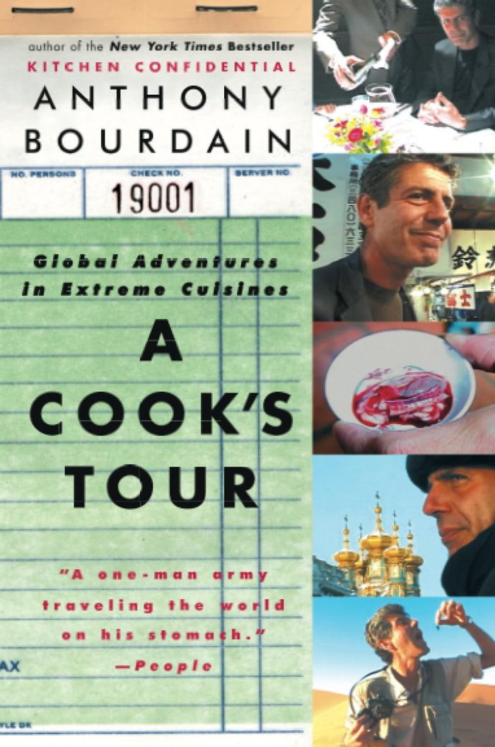 Couverture du livre « A COOK'S TOUR - GLOBAL ADVENTURES IN EXTREME CUISINES », librairie Les Contes Infusés à Corte