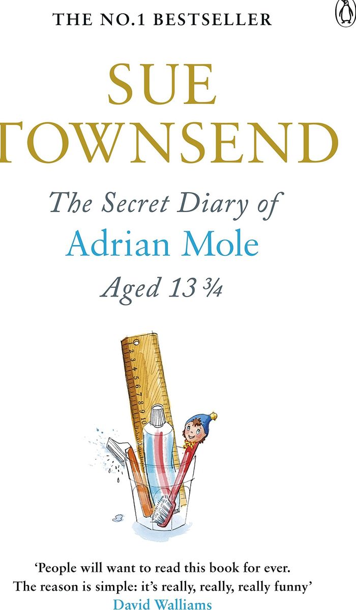 Couverture du livre « THE SECRET DIARY OF ADRIAN MOLE AGED 13 3/4 - ADRIAN MOLE BOOK 1 » de Sue Townsend, librairie Les Contes Infusés à Corte