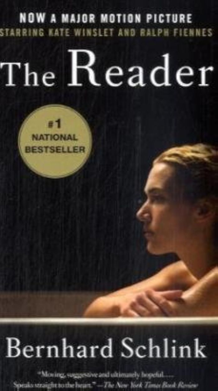 Couverture du livre « THE READER », librairie Les Contes Infusés à Corte