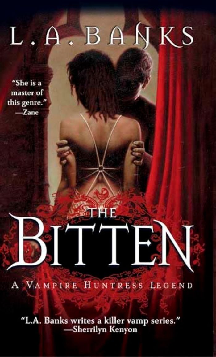Couverture du livre « THE BITTEN », librairie Les Contes Infusés à Corte