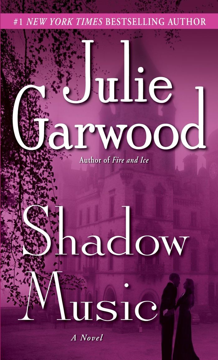 Couverture du livre « SHADOW MUSIC - A NOVEL » de Julie Garwood, librairie Les Contes Infusés à Corte