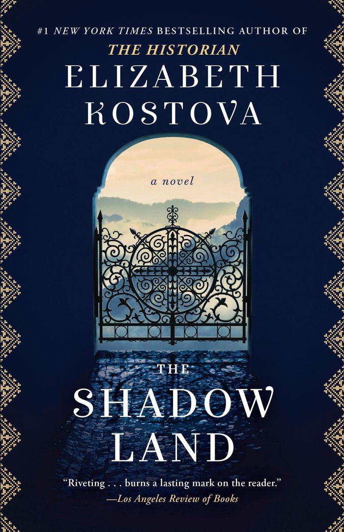 Couverture du livre « THE SHADOW LAND », librairie Les Contes Infusés à Corte