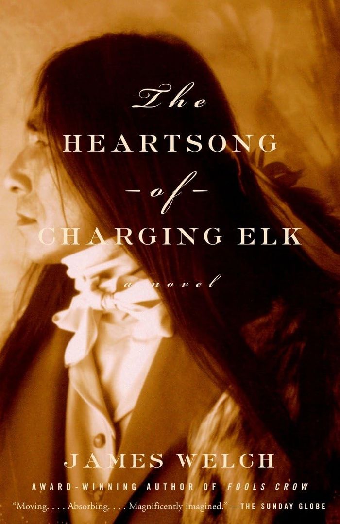 Couverture du livre « THE HEARTSONG OF CHARGING ELK » de Welch, James, librairie Les Contes Infusés à Corte