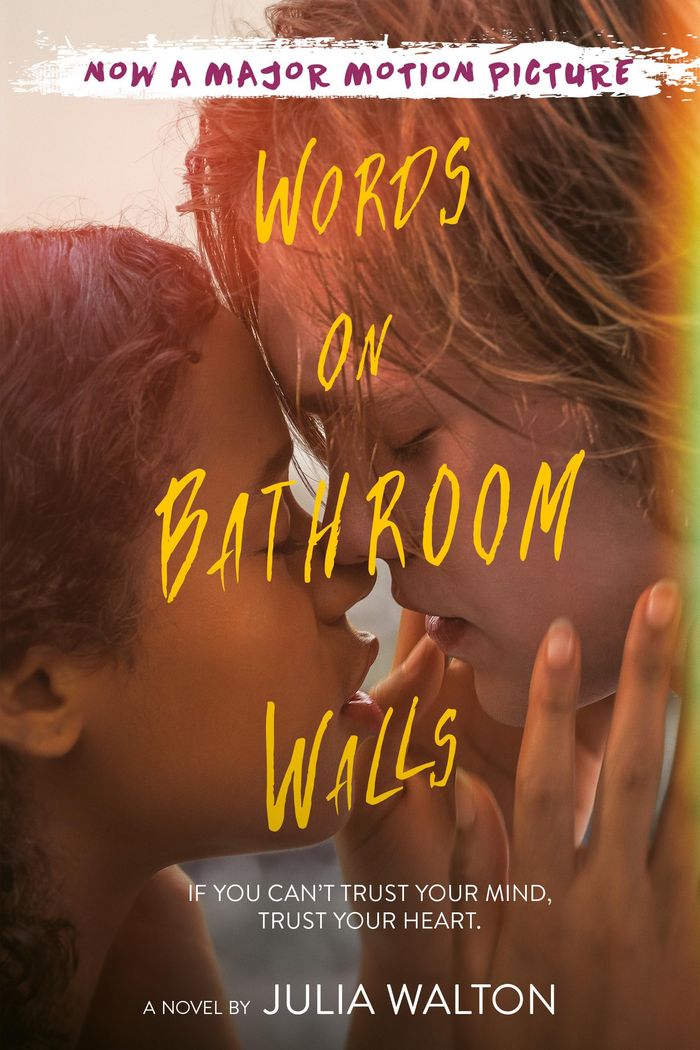 Couverture du livre « WORDS ON BATHROOM WALLS » de Julia Walton, librairie Les Contes Infusés à Corte