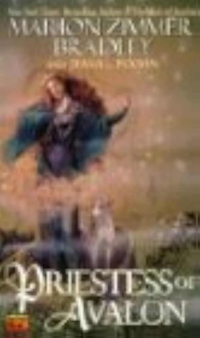 Couverture du livre « PRIESTESS OF AVALON PRETRESSE D AVALON » de Bradley Zimmer, librairie Les Contes Infusés à Corte