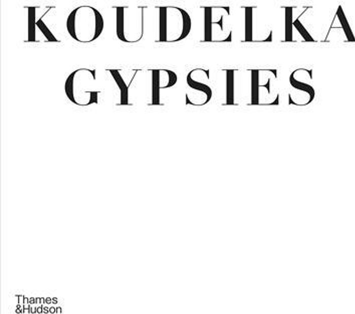 Couverture du livre « JOSEF KOUDELKA GYPSIES /ANGLAIS » de Josef Koudelka, librairie Les Contes Infusés à Corte