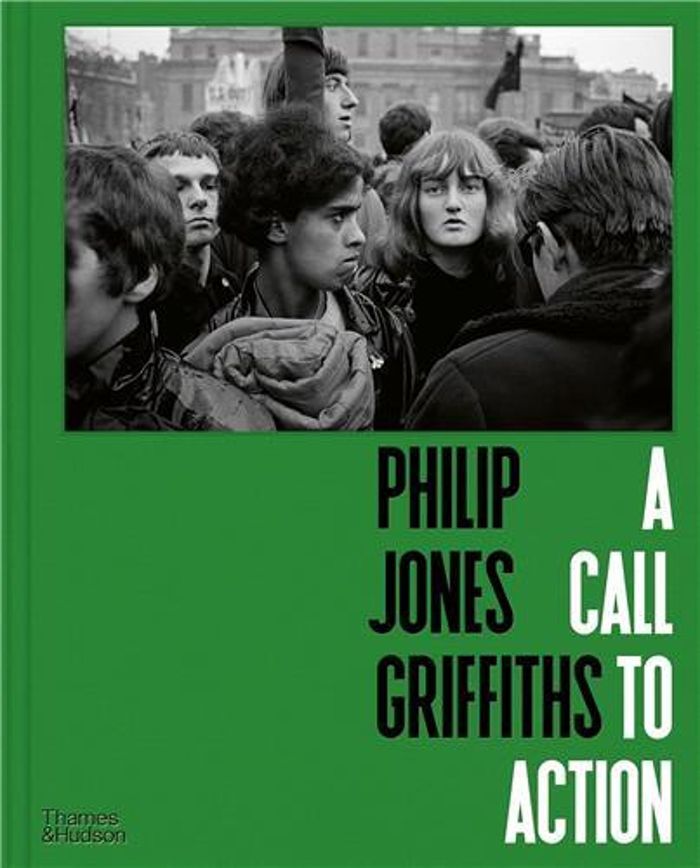 Couverture du livre « PHILIP JONES GRIFFITHS A CALL TO ACTION /ANGLAIS », librairie Les Contes Infusés à Corte