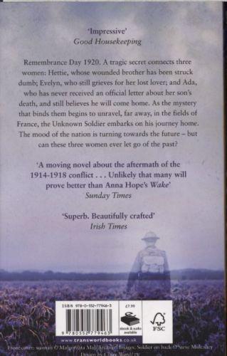 Quatrième de couverture de « WAKE - A HEARTRENDING STORY OF THREE WOMEN AND THE JOURNEY OF THE UNKNOWN WARRIOR »