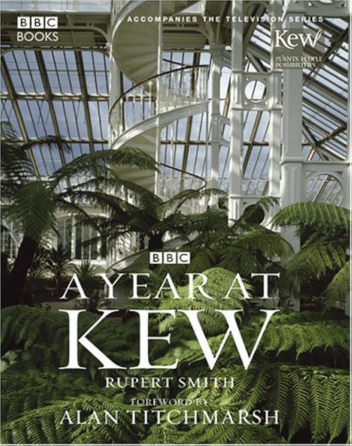 Couverture du livre « A YEAR AT KEW GARDENS » de Smith, Rupert, librairie Les Contes Infusés à Corte