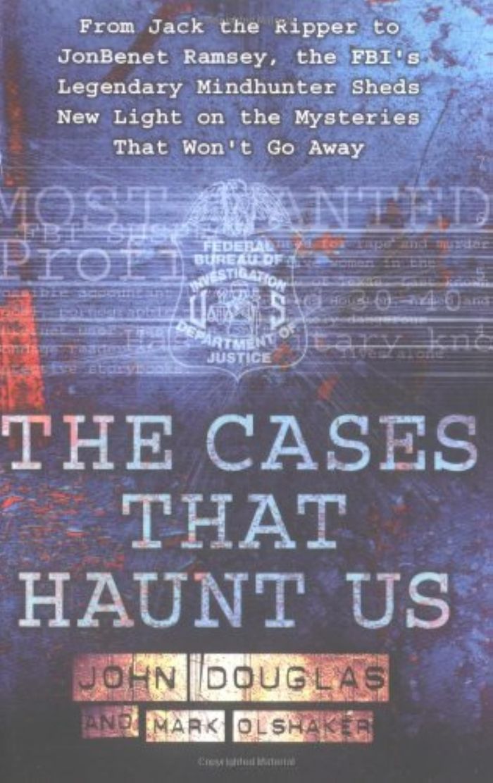 Couverture du livre « CASES THAT HAUNT US » de John Douglas, librairie Les Contes Infusés à Corte