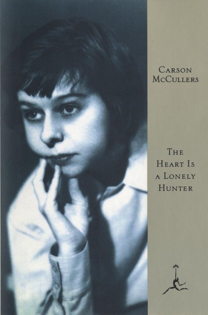 Couverture du livre « MODERN LIBRARY 100 BEST NOVELS - THE HEART IS A LONELY HUNTER » de Carson Mccullers, librairie Les Contes Infusés à Corte