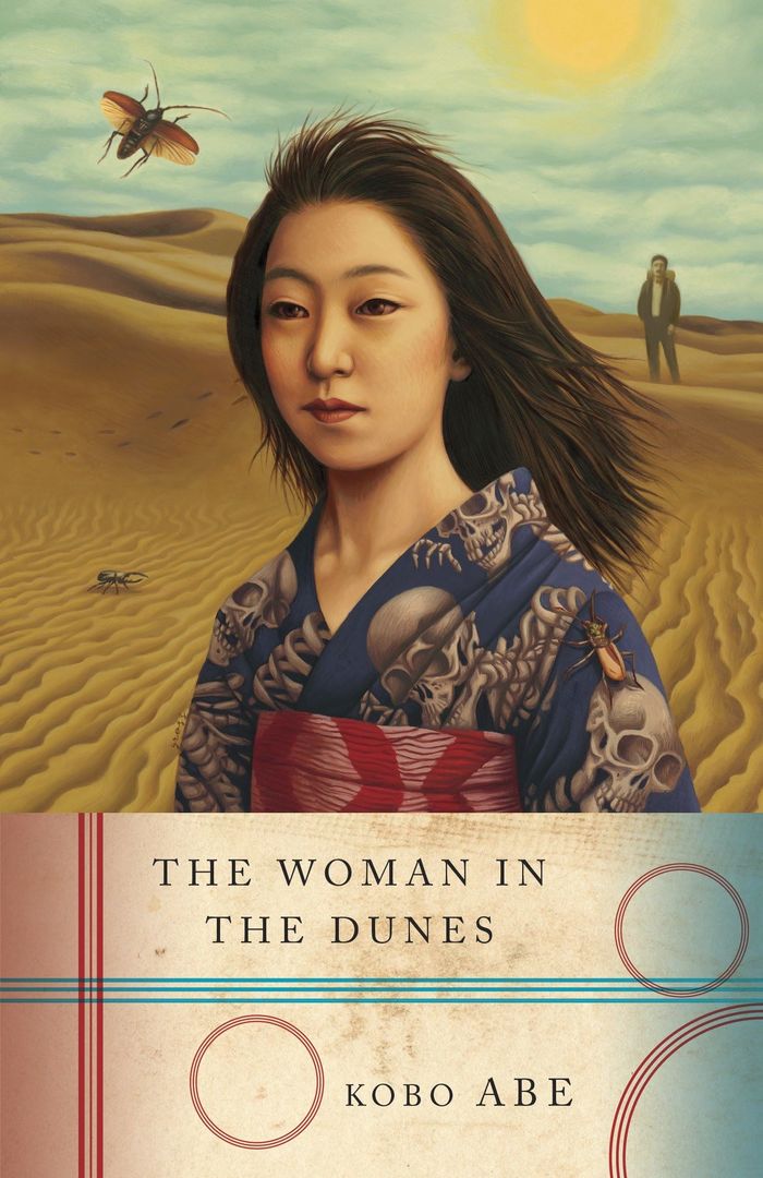 Couverture du livre « VINTAGE INTERNATIONAL - THE WOMAN IN THE DUNES » de Kobo Abe, librairie Les Contes Infusés à Corte