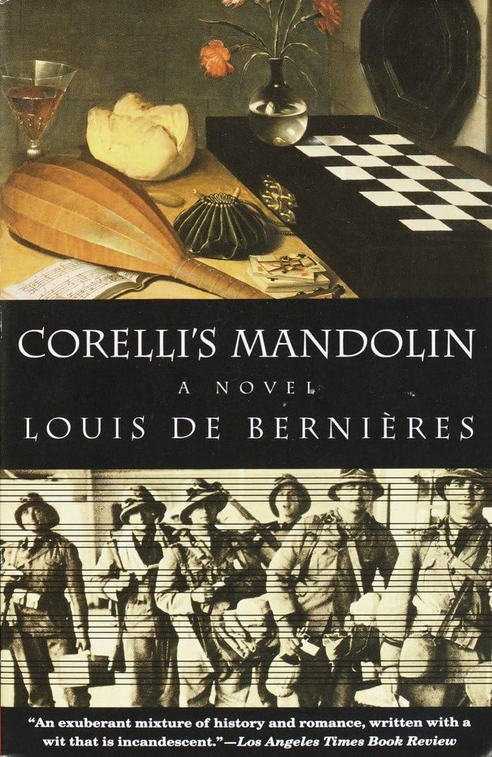 Couverture du livre « VINTAGE INTERNATIONAL - CORELLI'S MANDOLIN - A NOVEL » de De Bernieres Louis, librairie Les Contes Infusés à Corte