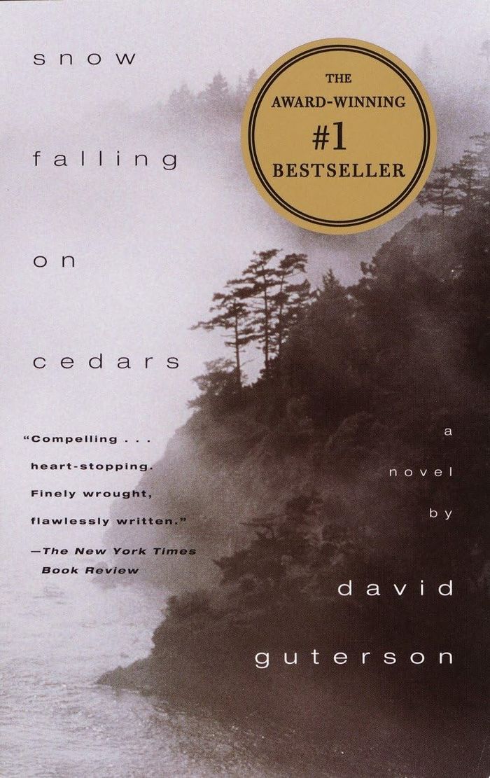 Couverture du livre « VINTAGE CONTEMPORARIES - SNOW FALLING ON CEDARS - A NOVEL (PEN/FAULKNER AWARD) », librairie Les Contes Infusés à Corte