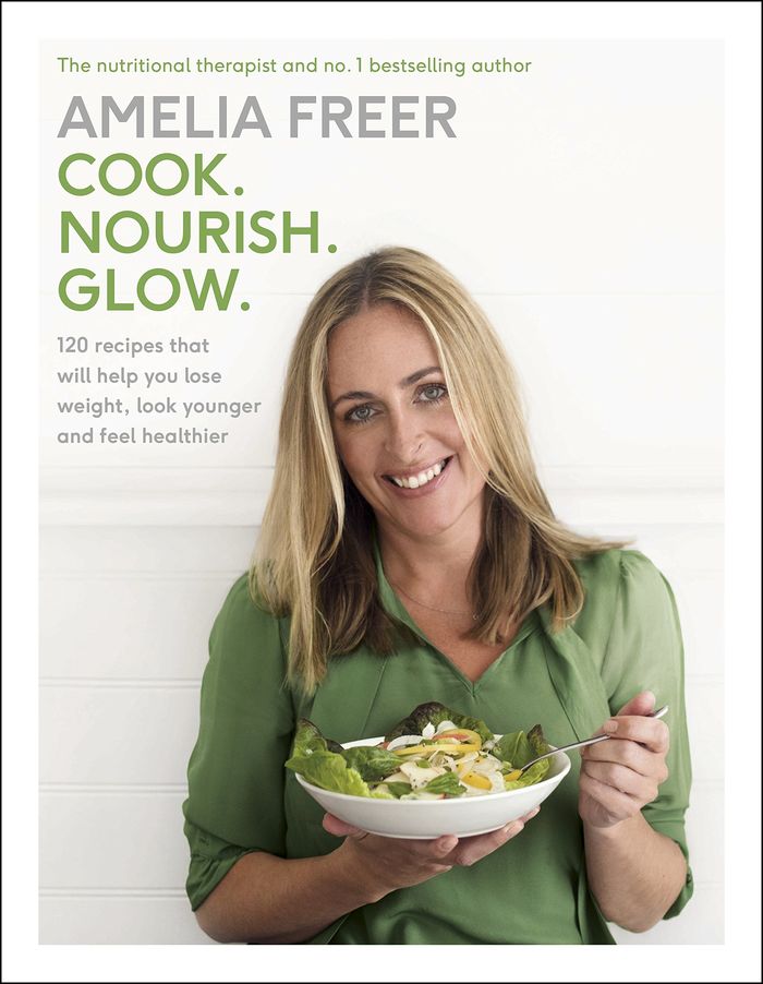 Couverture du livre « COOK. NOURISH. GLOW » de Freer, Amelia, librairie Les Contes Infusés à Corte