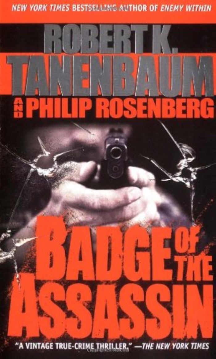 Couverture du livre « BADGE OF THE ASSASSIN » de Rober Tannebaum, librairie Les Contes Infusés à Corte