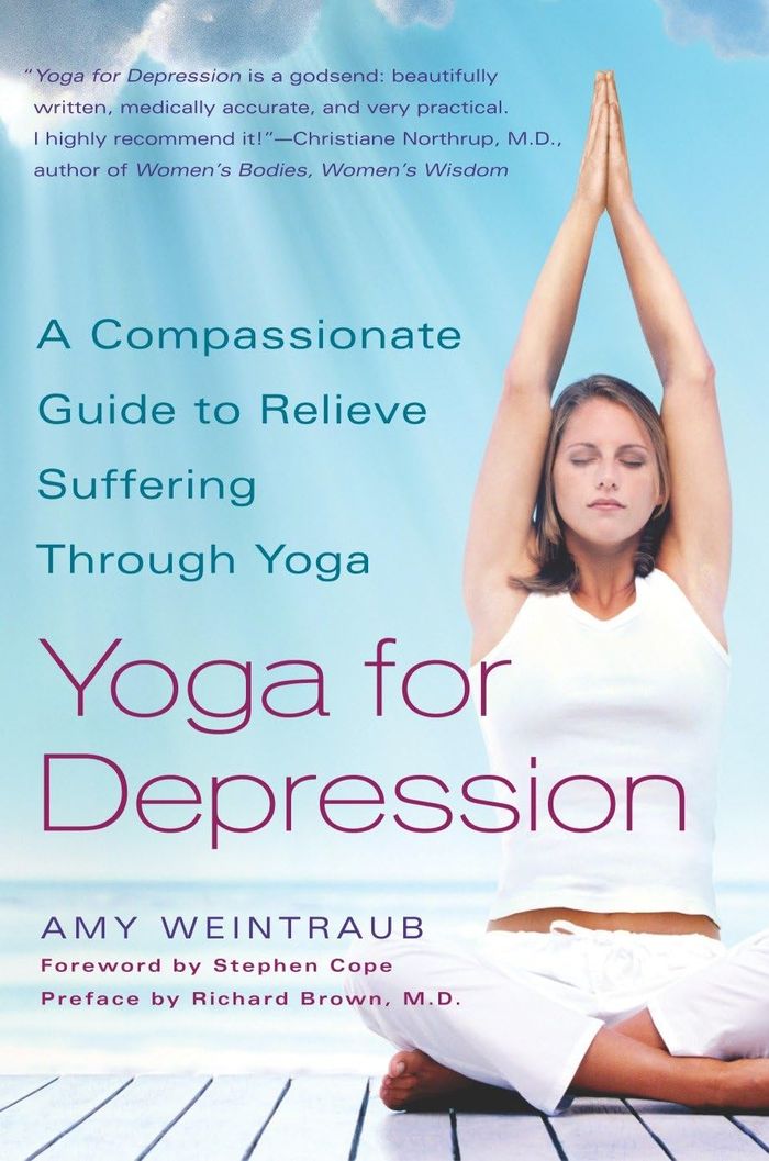 Couverture du livre « YOGA FOR DEPRESSION - A COMPASSIONATE GUIDE TO RELIEVE SUFFERING THROUGH YOGA » de Weintraub/cope/brown, librairie Les Contes Infusés à Corte