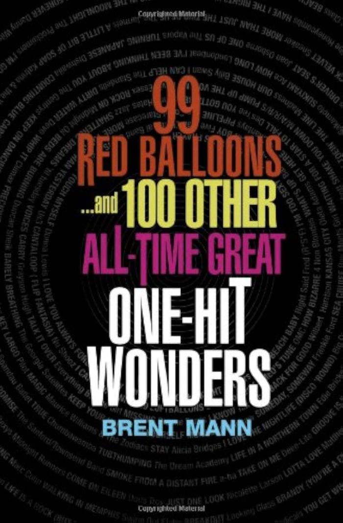 Couverture du livre « 99 RED BALLOONS...AND 100 OTHER ALL-TIME GREAT ONE-HIT WONDERS », librairie Les Contes Infusés à Corte