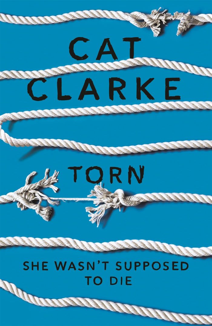 Couverture du livre « TORN » de Clarke, Cat, librairie Les Contes Infusés à Corte