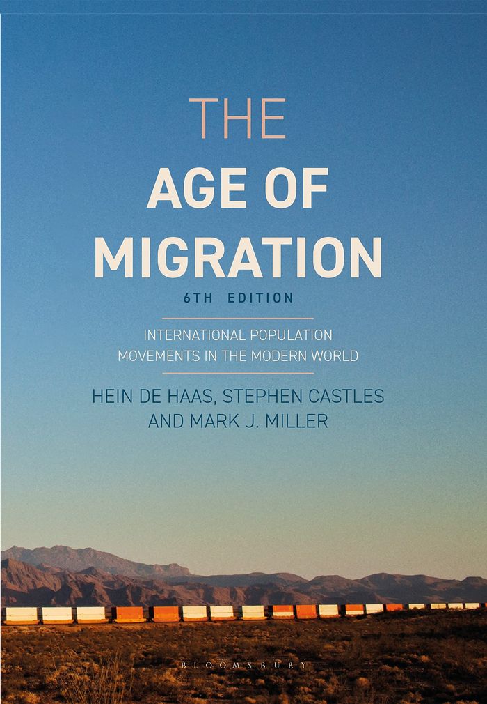 Couverture du livre « THE AGE OF MIGRATION - INTERNATIONAL POPULATION MOVEMENTS IN THE MODERN WORLD » de Haas/castles/miller, librairie Les Contes Infusés à Corte