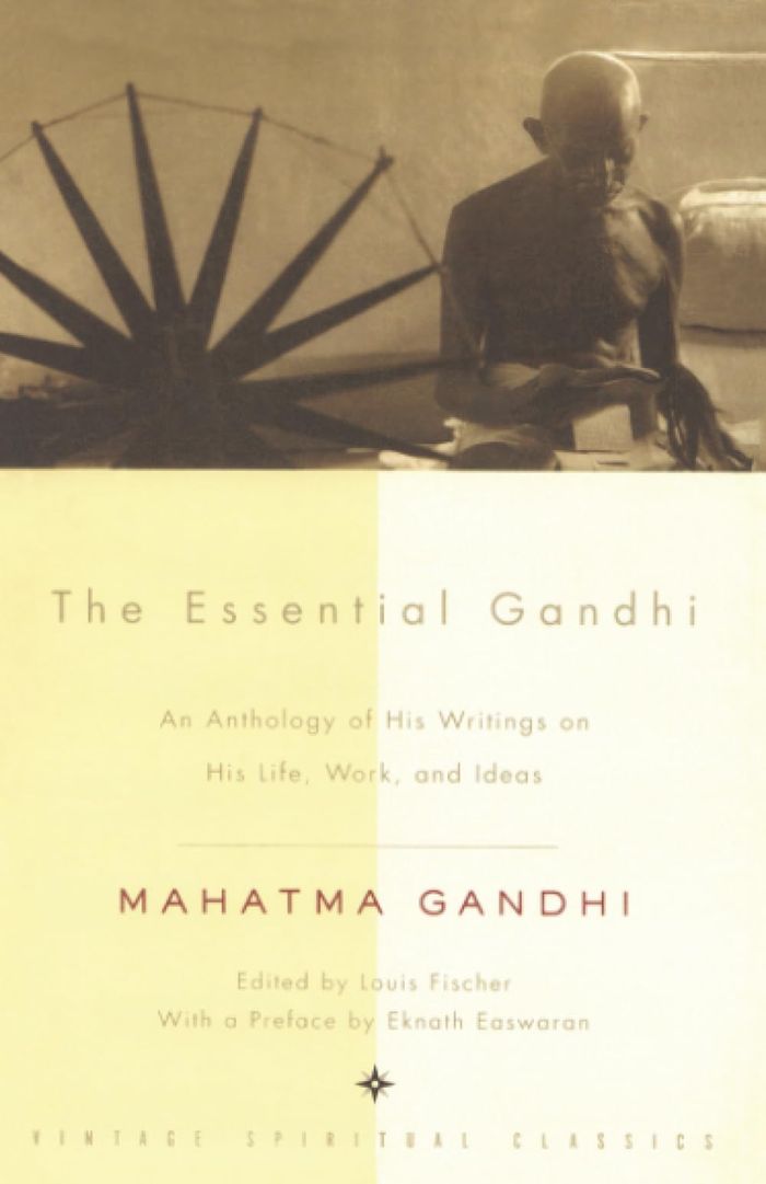 Couverture du livre « THE ESSENTIAL GANDHI - AN ANTHOLOGY OF HIS WRITINGS ON HIS LIFE, WORK, AND IDEAS », librairie Les Contes Infusés à Corte