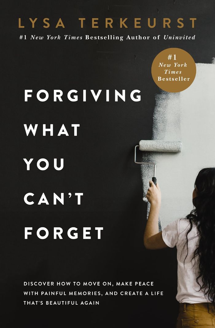 Couverture du livre « FORGIVING WHAT YOU CAN'T FORGET - DISCOVER HOW TO MOVE ON, MAKE PEACE WITH PAINFUL MEMORIES, AND CRE » de Lysa Terkeurst, librairie Les Contes Infusés à Corte