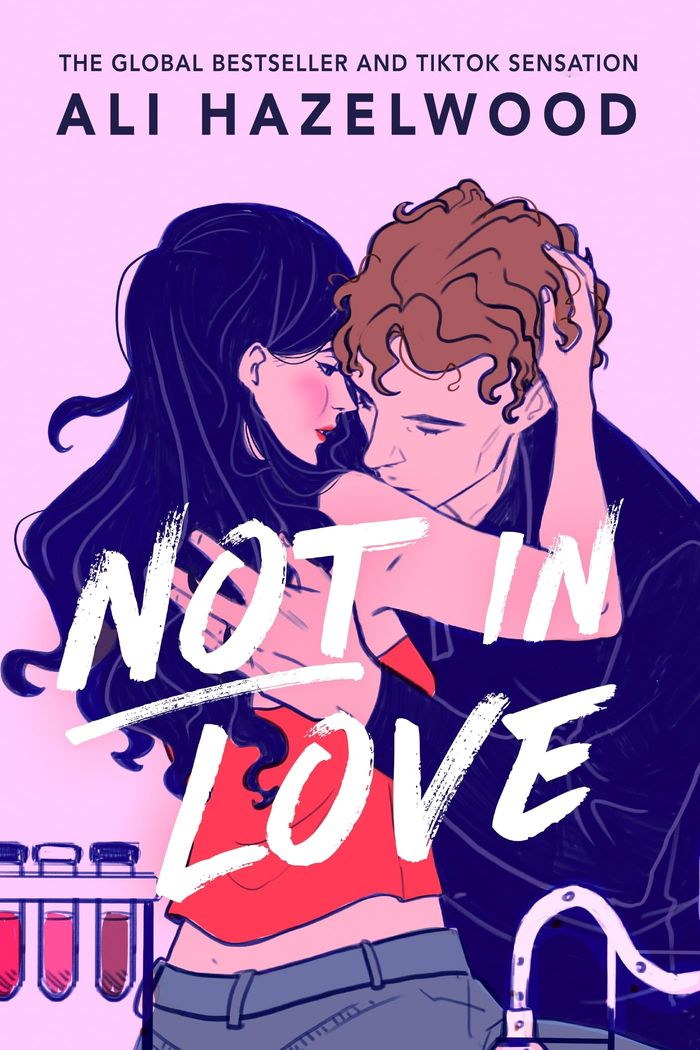 Couverture du livre « NOT IN LOVE - FROM THE BESTSELLING AUTHOR OF THE LOVE HYPOTHESIS » de Ali Hazelwood, librairie Les Contes Infusés à Corte