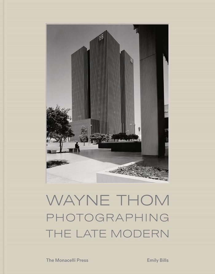 Couverture du livre « WAYNE THOM - PHOTOGRAPHING THE LATE MODERN » de Emily Bills, librairie Les Contes Infusés à Corte