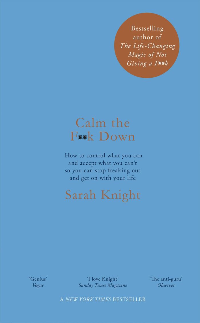 Couverture du livre « A NO F*CKS GIVEN GUIDE - CALM THE F**K DOWN » de Sarah Knight, librairie Les Contes Infusés à Corte