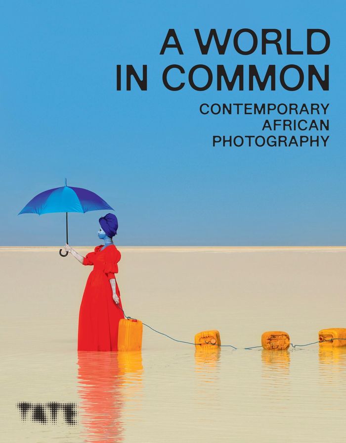 Couverture du livre « A WORLD IN COMMON - CONTEMPORARY AFRICAN PHOTOGRAPHY » de Makhabu/bajorek, librairie Les Contes Infusés à Corte