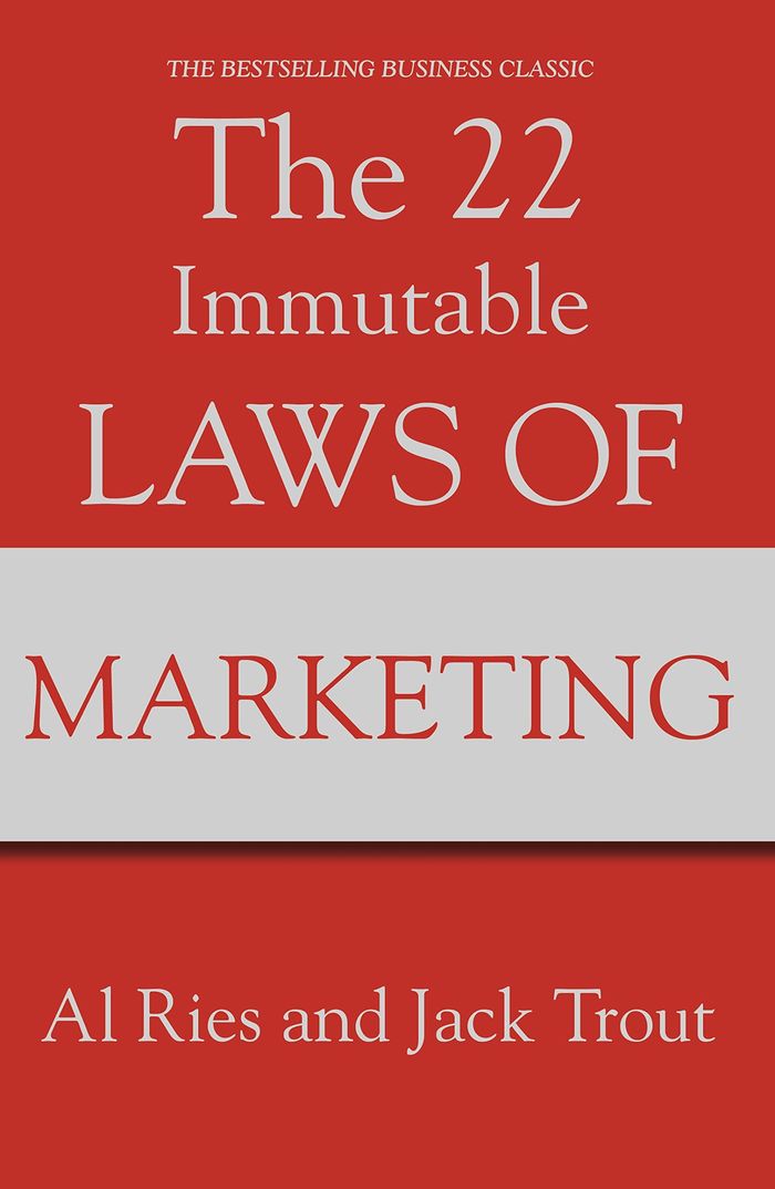 Couverture du livre « THE 22 IMMUTABLE LAWS OF MARKETING » de Ries/trout, librairie Les Contes Infusés à Corte