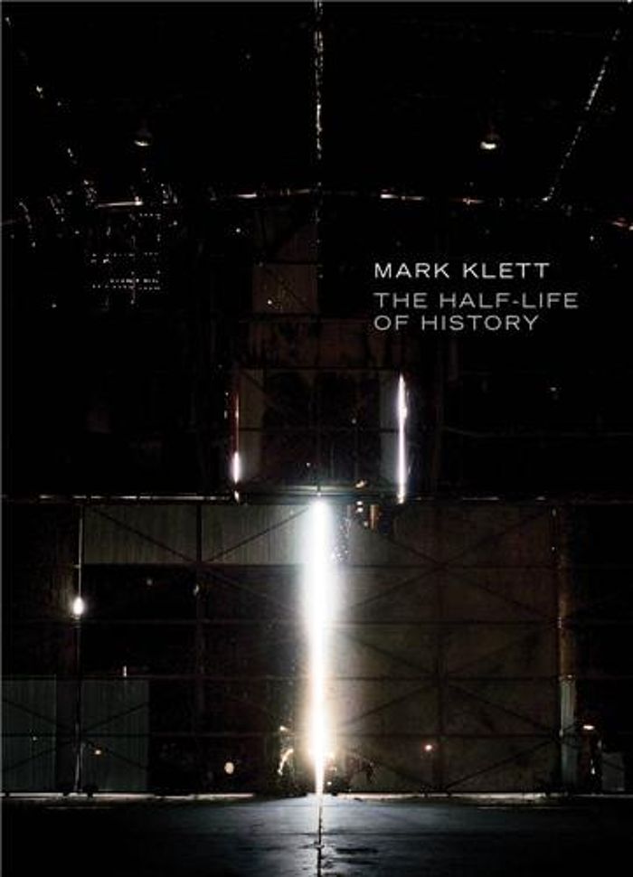 Couverture du livre « MARK KLETT: THE HALF-LIFE OF HISTORY /ANGLAIS » de Mark Klett, librairie Les Contes Infusés à Corte