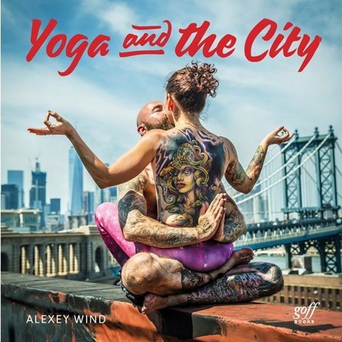 Couverture du livre « YOGA AND THE CITY /ANGLAIS » de Alexey Wind, librairie Les Contes Infusés à Corte