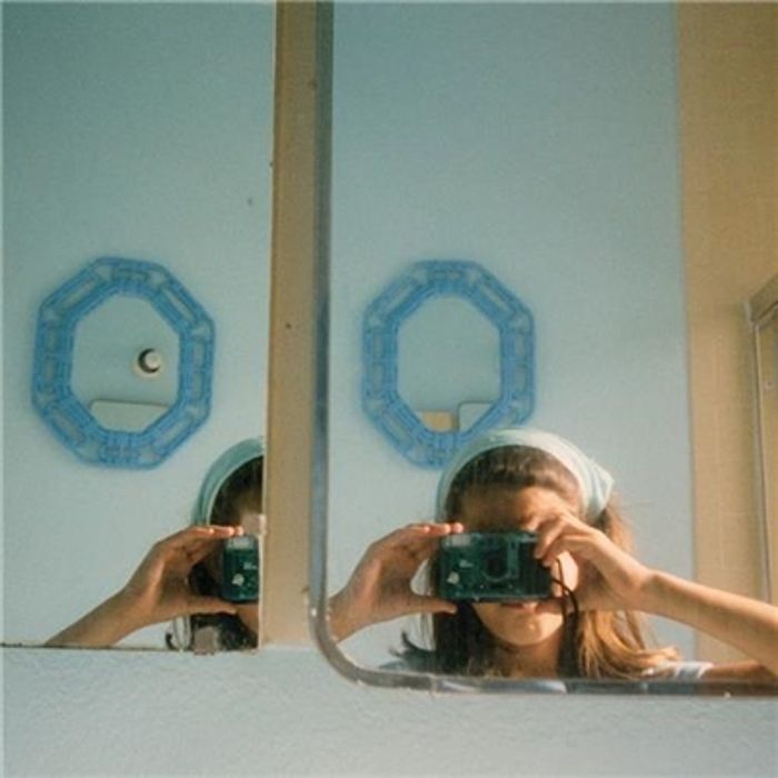 Couverture du livre « ANNE COLLIER: WOMEN WITH CAMERAS (SELF PORTRAIT) /ANGLAIS » de Anne Collier, librairie Les Contes Infusés à Corte