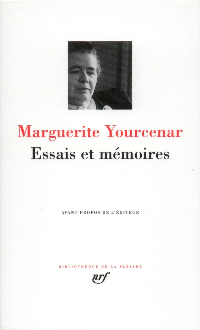 Couverture du livre « ESSAIS ET MEMOIRES » de Marguerite Yourcenar, librairie Les Contes Infusés à Corte