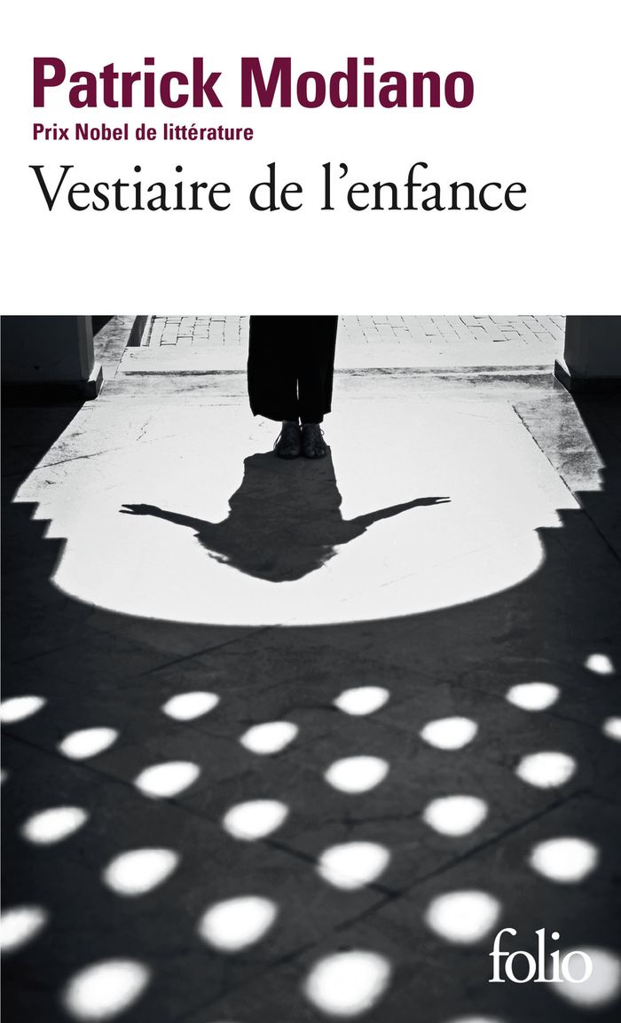 Couverture du livre « VESTIAIRE DE L'ENFANCE » de Patrick Modiano, librairie Les Contes Infusés à Corte