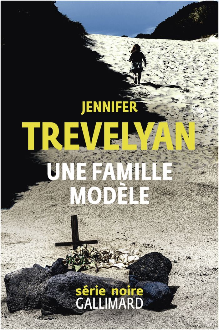 Couverture du livre « Une famille modèle » de Jennifer Trevelyan, librairie Les Contes Infusés à Corte