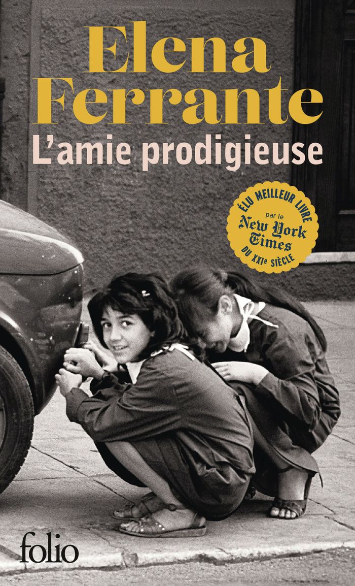 Couverture du livre « L'amie prodigieuse : enfance, adolescence » de Elena Ferrante, librairie Les Contes Infusés à Corte