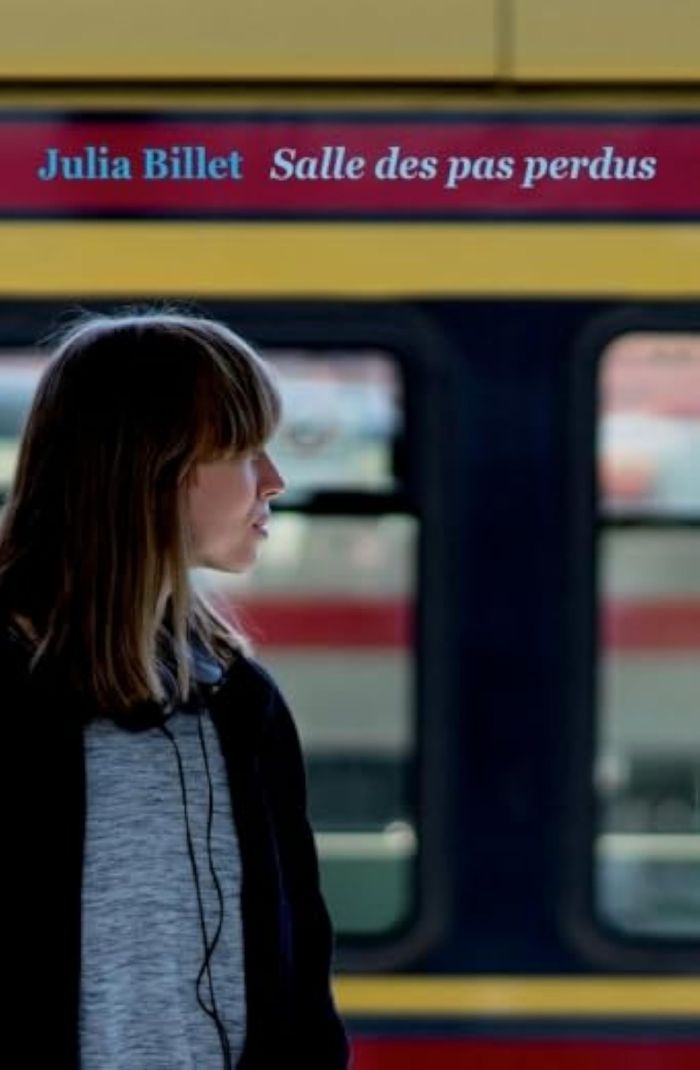 Couverture du livre « Salle des pas perdus » de Julia Billet, librairie Les Contes Infusés à Corte