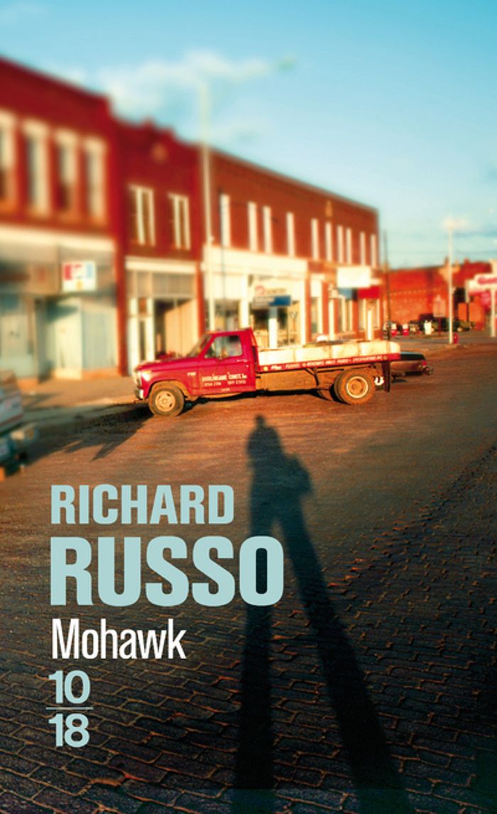 Couverture du livre « Mohawk » de Richard Russo, librairie Les Contes Infusés à Corte