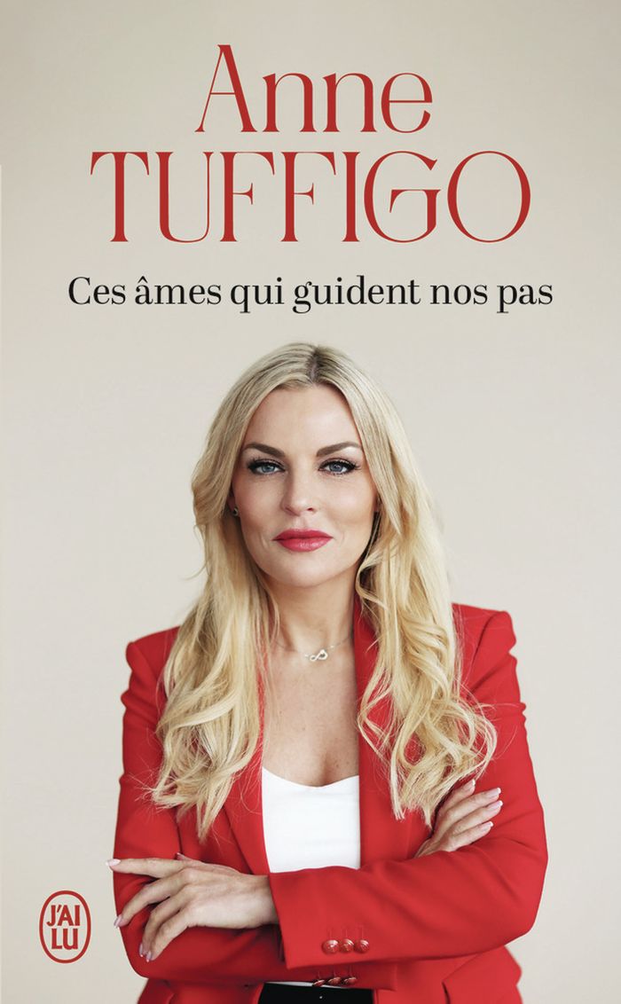 Couverture du livre « Ces âmes qui guident nos pas » de Anne Tuffigo, librairie Les Contes Infusés à Corte