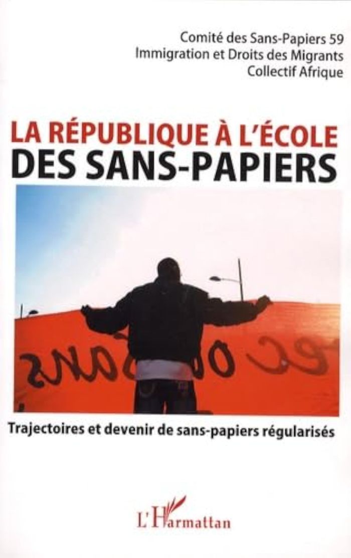 Couverture du livre « LA REPUBLIQUE A L'ECOLE DES SANS-PAPIERS - TRAJECTOIRES ET DEVENIR DE SANS-PAPIERS REGULARISES » de Thellier/sestacq, librairie Les Contes Infusés à Corte