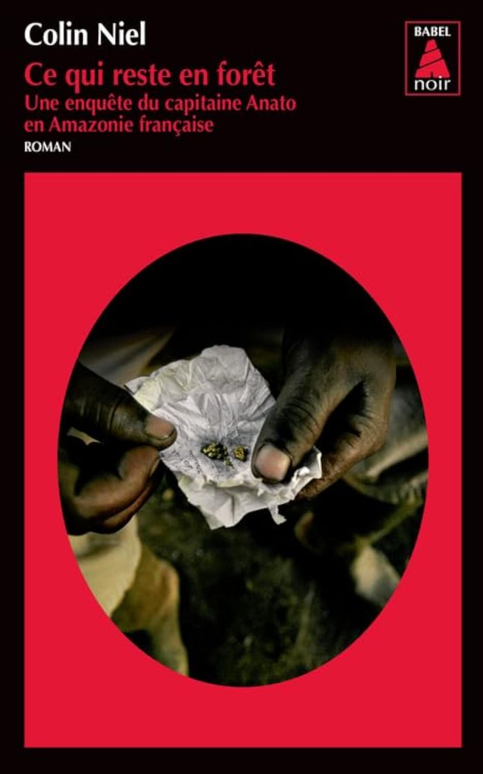 Couverture du livre « Ce qui reste en forêt : roman » de Colin Niel, librairie Les Contes Infusés à Corte