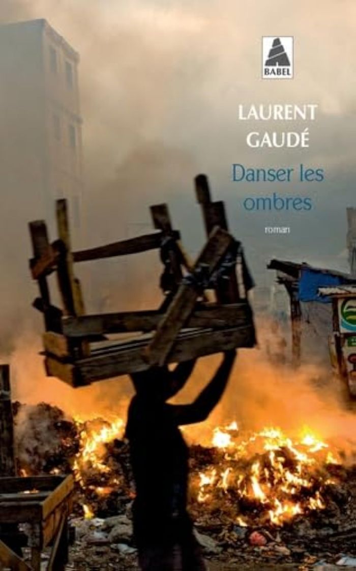 Couverture du livre « Danser les ombres : roman » de Laurent Gaudé, librairie Les Contes Infusés à Corte