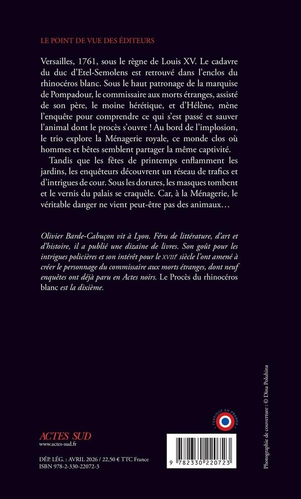 Quatrième de couverture de « Une enquête du commissaire aux morts étranges : le procès du rhinocéros blanc »