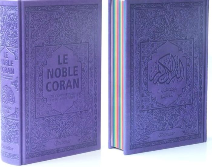 Couverture du livre « NOBLE CORAN AVEC PAGES ARC-EN-CIEL (RAINBOW) - BILINGUE (FR/AR) - COUVERTURE DAIM VIOLET » de Revelation, librairie Les Contes Infusés à Corte