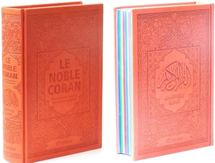 Couverture du livre « NOBLE CORAN AVEC PAGES ARC-EN-CIEL (RAINBOW) - BILINGUE (FR/AR) - COUVERTURE DAIM ORANGE » de Revelation, librairie Les Contes Infusés à Corte
