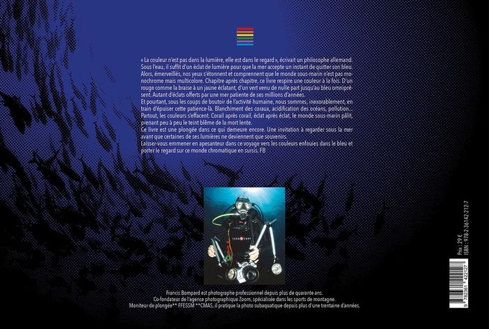 Quatrième de couverture de « DE LA COULEUR DE L'EAU - IMMERSIONS PHOTOGRAPHIQUES DANS LE BLEU »