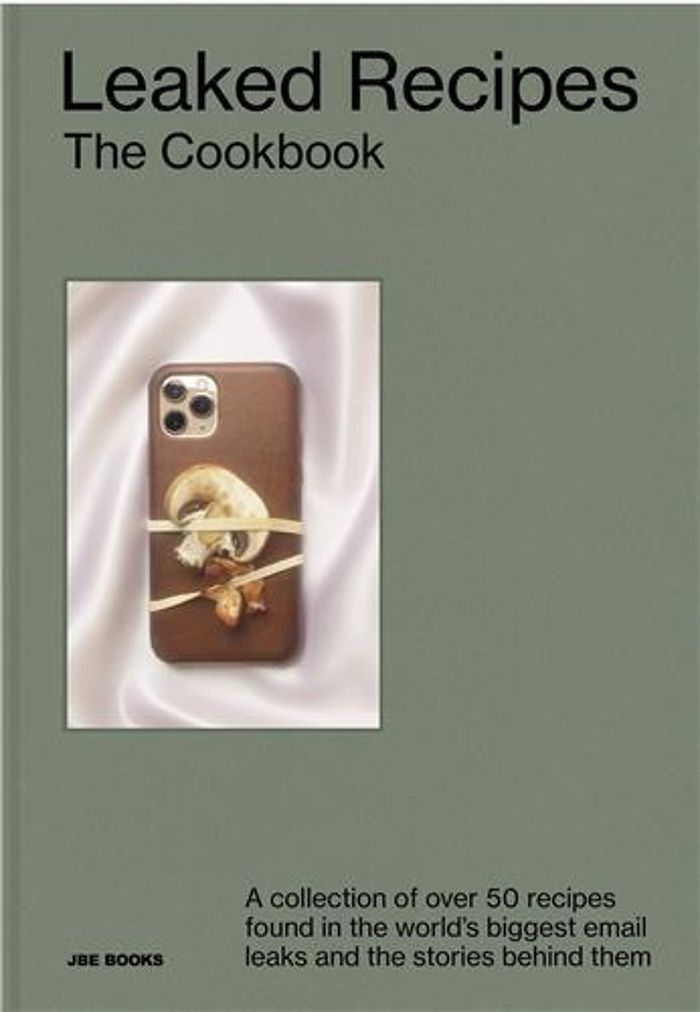 Couverture du livre « LEAKED RECIPES - THE COOKBOOK », librairie Les Contes Infusés à Corte