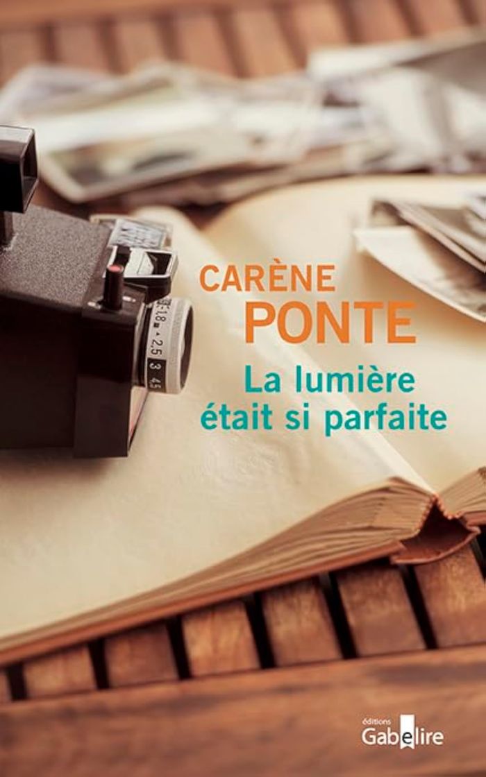 Couverture du livre « La lumière était si parfaite » de Carène Ponte, librairie Les Contes Infusés à Corte